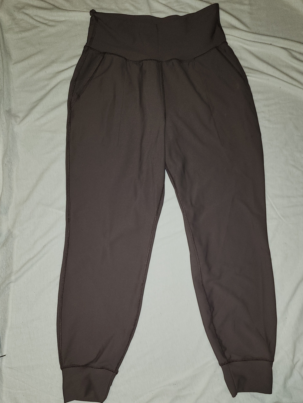 Old Navy Women's Jogger Pants in Dark Brown